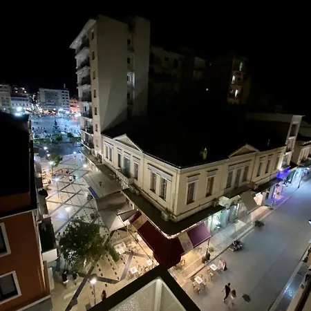 Happy Place! Big, Bright & - Ideal For Families And Groups Of Friends Patras