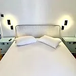 Happy Place! Big, Bright & - Ideal For Families And Groups Of Friends Appartement Patras