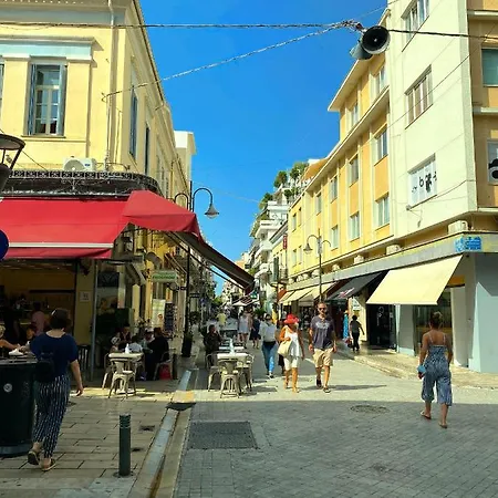 Happy Place! Big, Bright & - Ideal For Families And Groups Of Friends Apartmán Patras