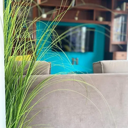 Happy Place! Big, Bright & - Ideal For Families And Groups Of Friends Patras