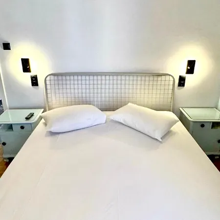 Happy Place! Big, Bright & - Ideal For Families And Groups Of Friends Appartamento Patras